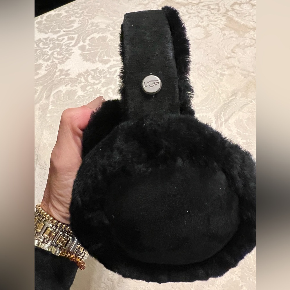 UGG wired earmuffs! GREAT GIFT!